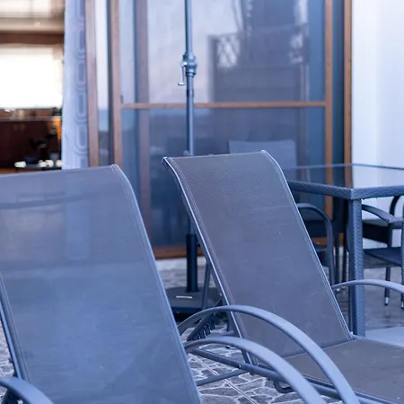בית נופש Beach House At Seafront *
