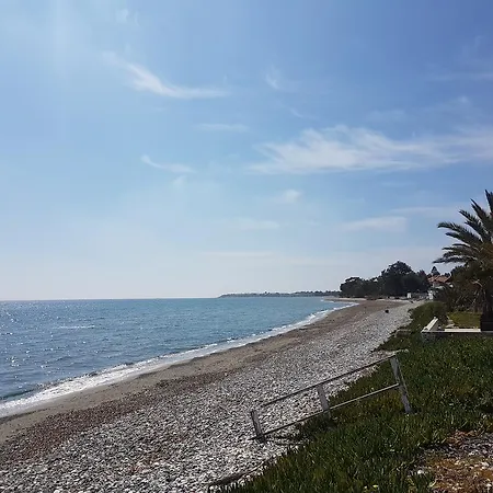 Beach House At Seafront Case de vacanță *