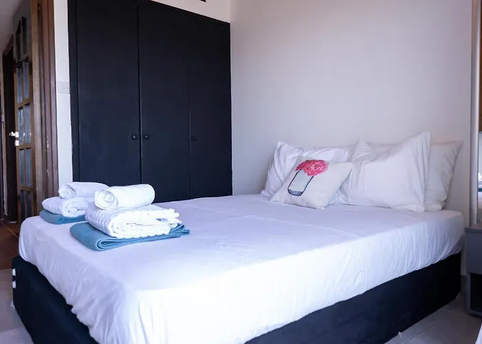 Beach House At Seafront Case de vacanță Meneou