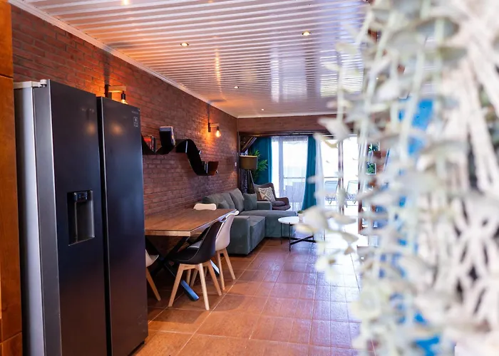 Prázdninový dům Beach House At Seafront *